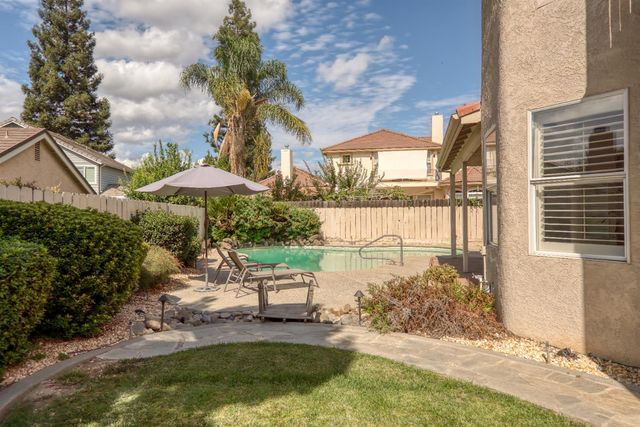 2705 Lake Front Ct, Modesto, CA 95355