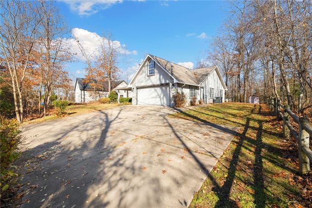 11 Manchester Drive, Bella Vista, AR 72714