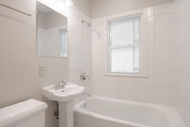 3555 Queen Avenue N, Minneapolis, MN 55412