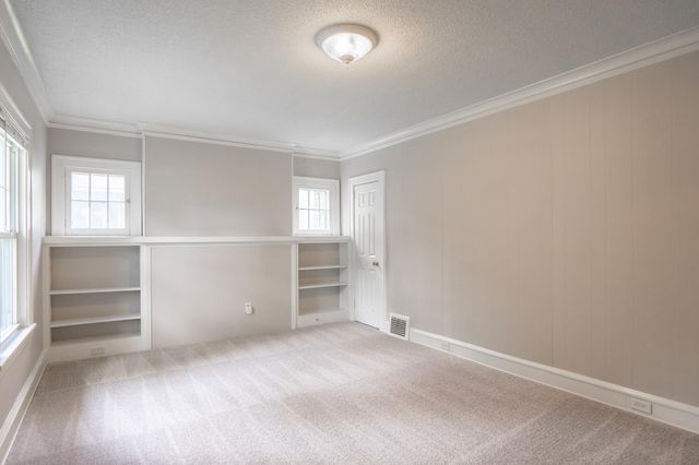 3555 Queen Avenue N, Minneapolis, MN 55412