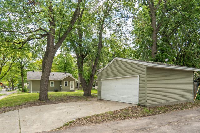 3555 Queen Avenue N, Minneapolis, MN 55412