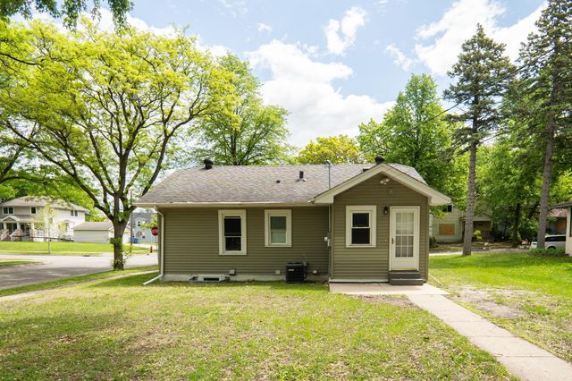 3555 Queen Avenue N, Minneapolis, MN 55412