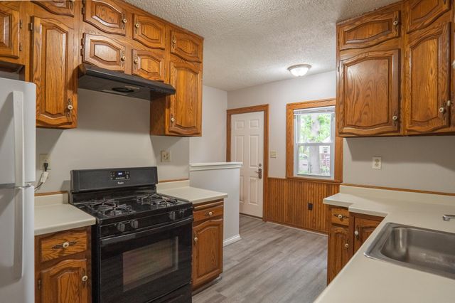 3555 Queen Avenue N, Minneapolis, MN 55412