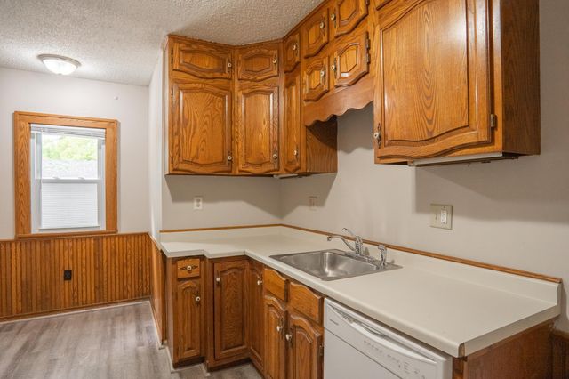 3555 Queen Avenue N, Minneapolis, MN 55412