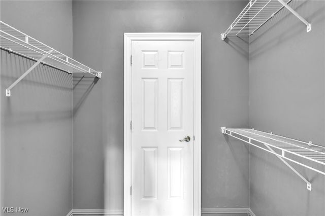 38514 N Beachview Road, Willoughby, OH 44094