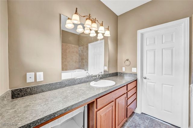 38514 N Beachview Road, Willoughby, OH 44094