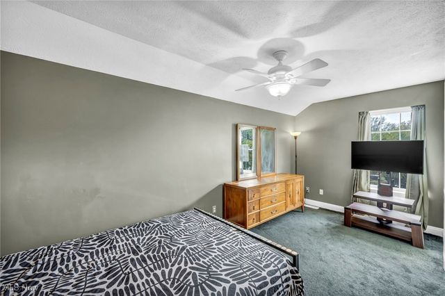 38514 N Beachview Road, Willoughby, OH 44094