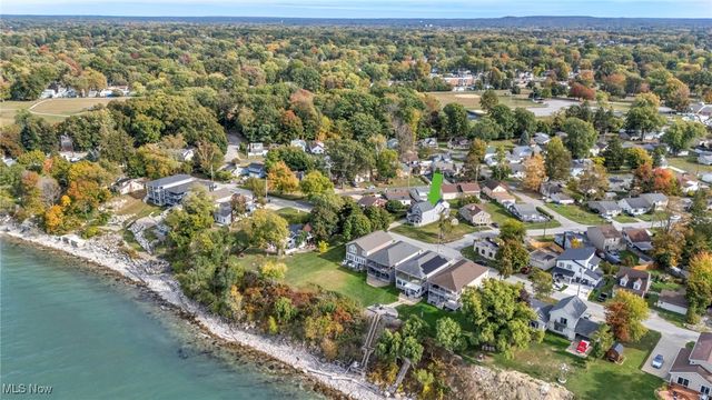 38514 N Beachview Road, Willoughby, OH 44094