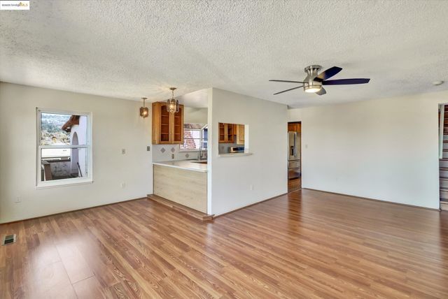 3314 Storer Ave, Oakland, CA 94619