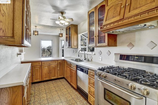 3314 Storer Ave, Oakland, CA 94619