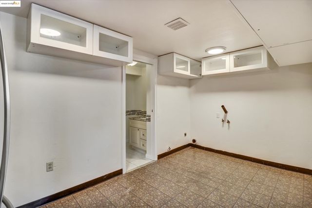 3314 Storer Ave, Oakland, CA 94619