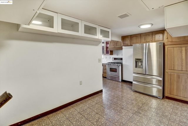 3314 Storer Ave, Oakland, CA 94619