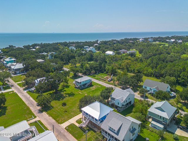 131 Beach View Drive, Pass Christian, MS 39571