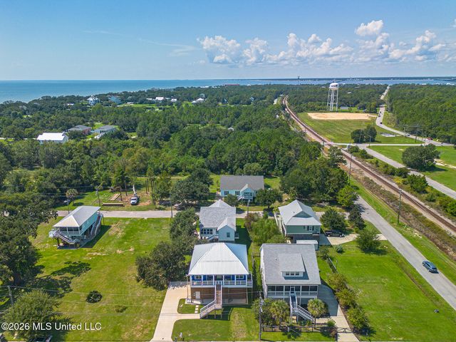 131 Beach View Drive, Pass Christian, MS 39571