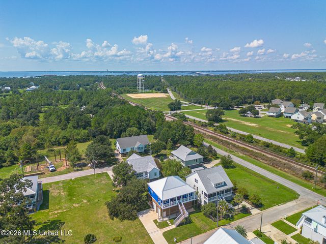 131 Beach View Drive, Pass Christian, MS 39571