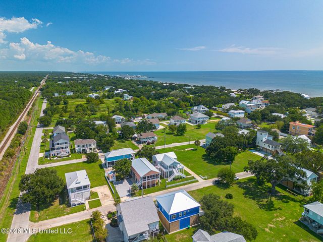 131 Beach View Drive, Pass Christian, MS 39571