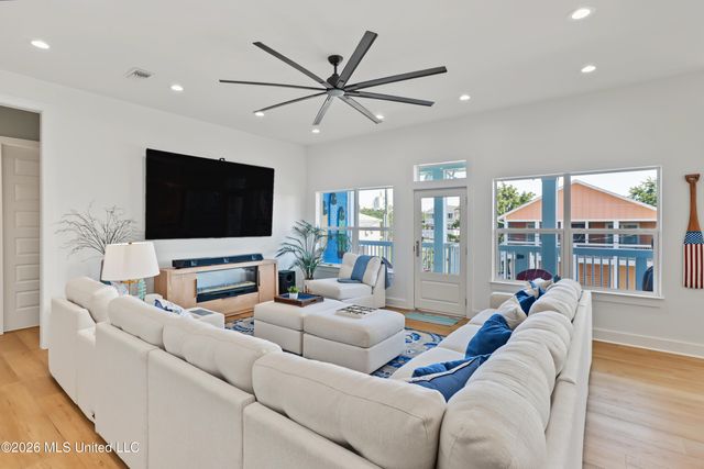 131 Beach View Drive, Pass Christian, MS 39571