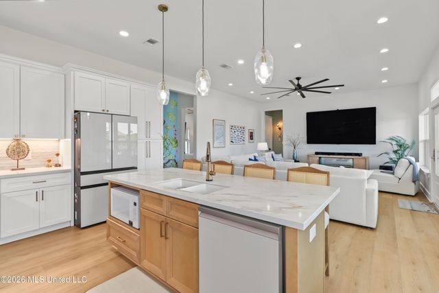 131 Beach View Drive, Pass Christian, MS 39571