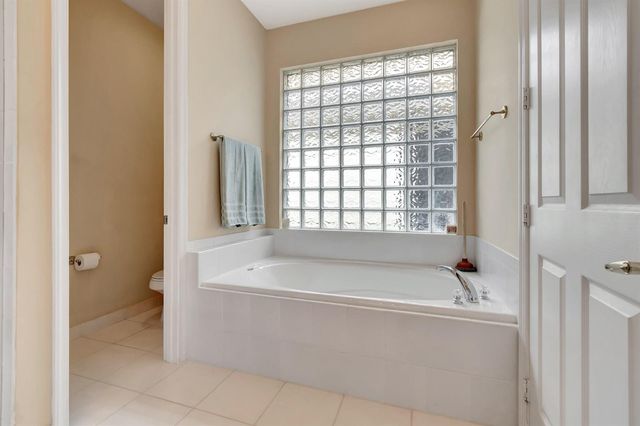 9635 Sandpiper Shores Way, West Palm Beach, FL 33411