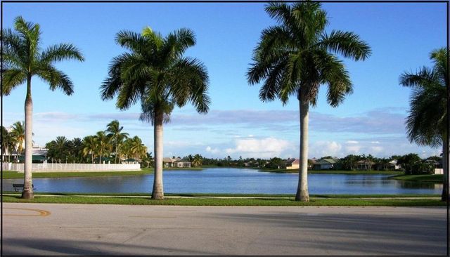 9635 Sandpiper Shores Way, West Palm Beach, FL 33411