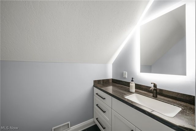 33553 Capel Road, Columbia Station, OH 44028