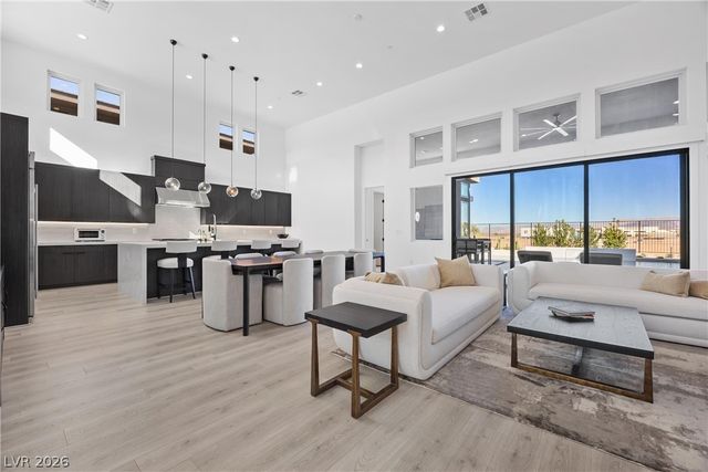 164 Vista Terrazza Street, Henderson, NV 89011