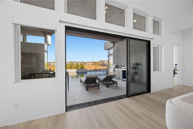 164 Vista Terrazza Street, Henderson, NV 89011