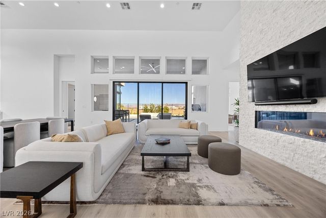 164 Vista Terrazza Street, Henderson, NV 89011