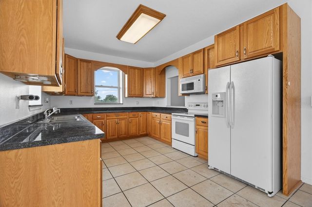 38327 HAMRICH DRIVE, Dade City, FL 33525