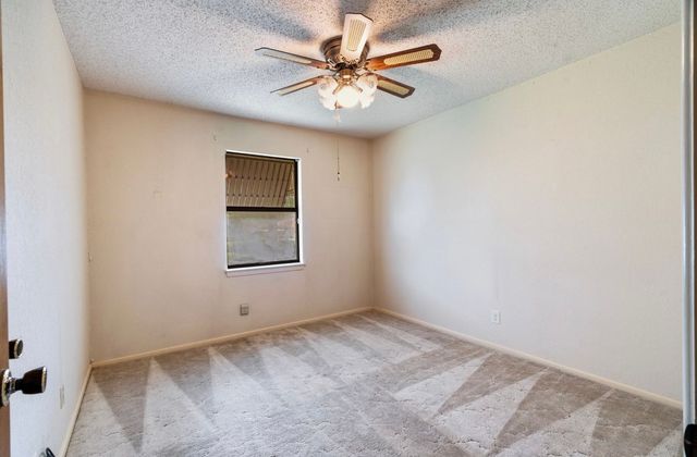 345 33rd Street NE, Paris, TX 75460