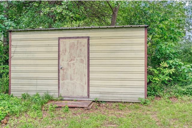 345 33rd Street NE, Paris, TX 75460