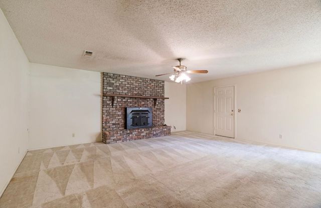 345 33rd Street NE, Paris, TX 75460