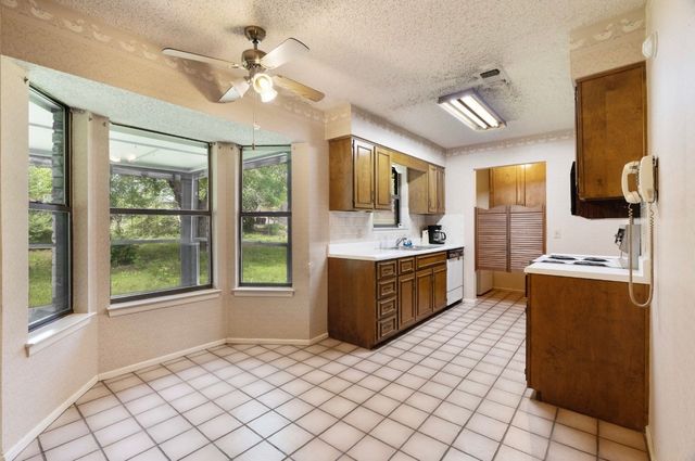 345 33rd Street NE, Paris, TX 75460