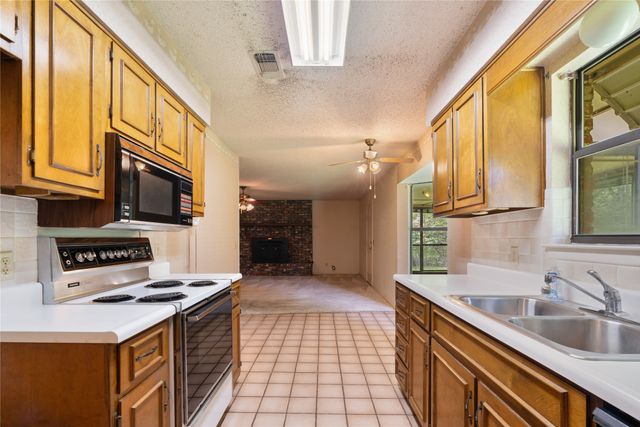 345 33rd Street NE, Paris, TX 75460