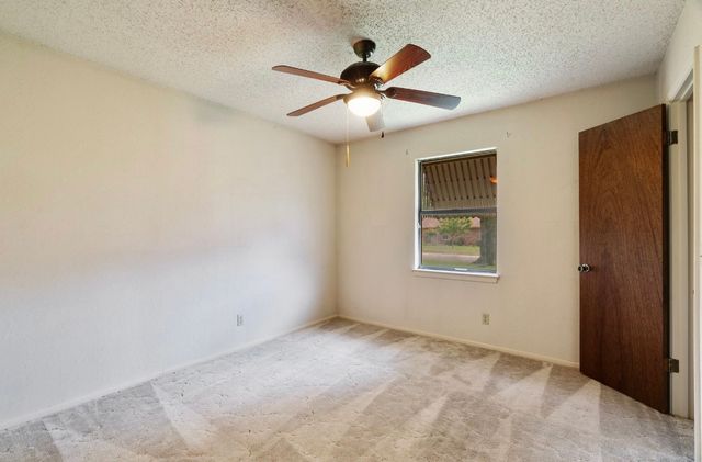 345 33rd Street NE, Paris, TX 75460