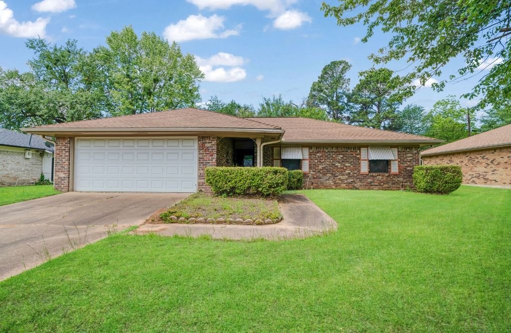 345 33rd Street NE, Paris, TX 75460