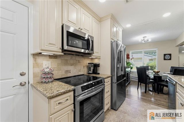297 Yardley Drive 297A, Monroe, NJ 08831
