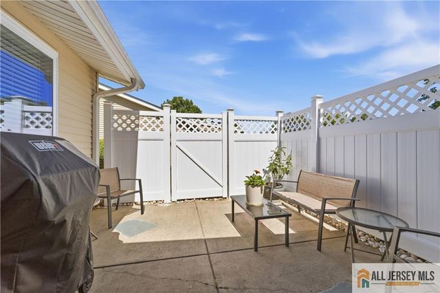 297 Yardley Drive 297A, Monroe, NJ 08831