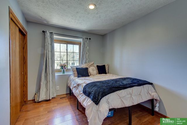 8849 N 81 Avenue, Omaha, NE 68122