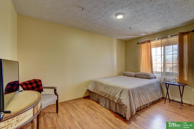 8849 N 81 Avenue, Omaha, NE 68122