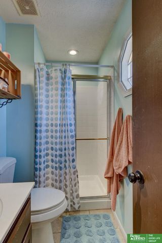 8849 N 81 Avenue, Omaha, NE 68122