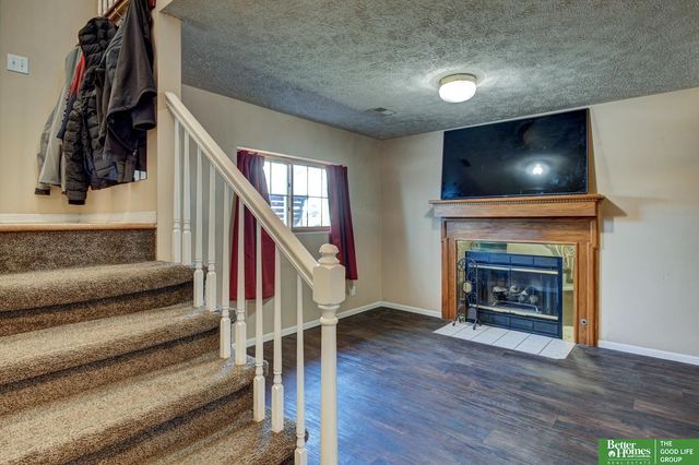 8849 N 81 Avenue, Omaha, NE 68122