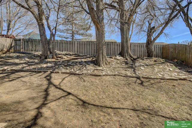 8849 N 81 Avenue, Omaha, NE 68122