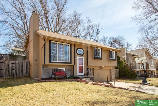 8849 N 81 Avenue, Omaha, NE 68122