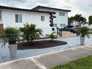 1900 SW 83rd Ave, Miami, FL 33155