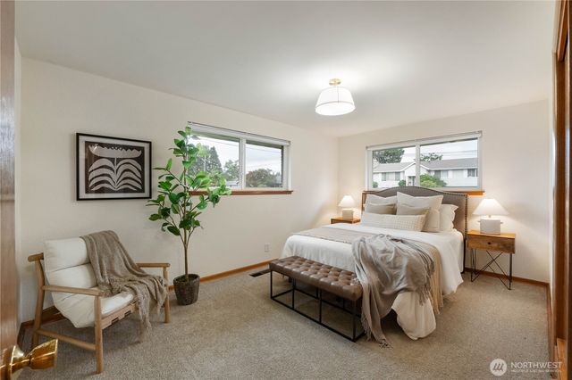 1104 Paradise Parkway, Fircrest, WA 98466