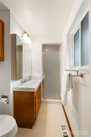 1104 Paradise Parkway, Fircrest, WA 98466