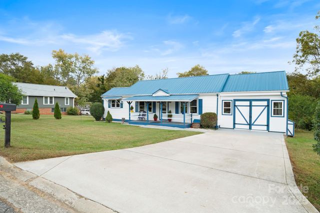 315 21st Street SW, Hickory, NC 28602