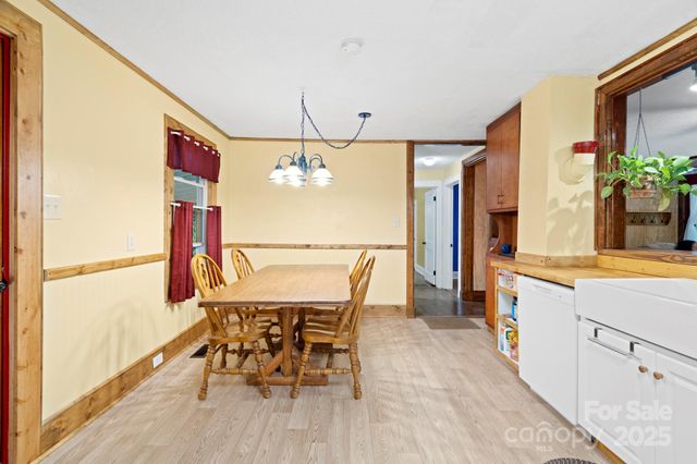 315 21st Street SW, Hickory, NC 28602