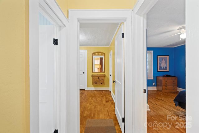 315 21st Street SW, Hickory, NC 28602